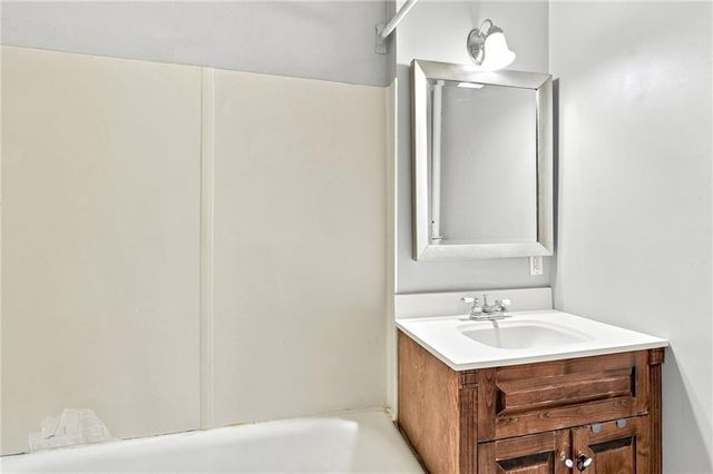 309 E Emanuel Cleaver Boulevard 404, Kansas City, MO 64112