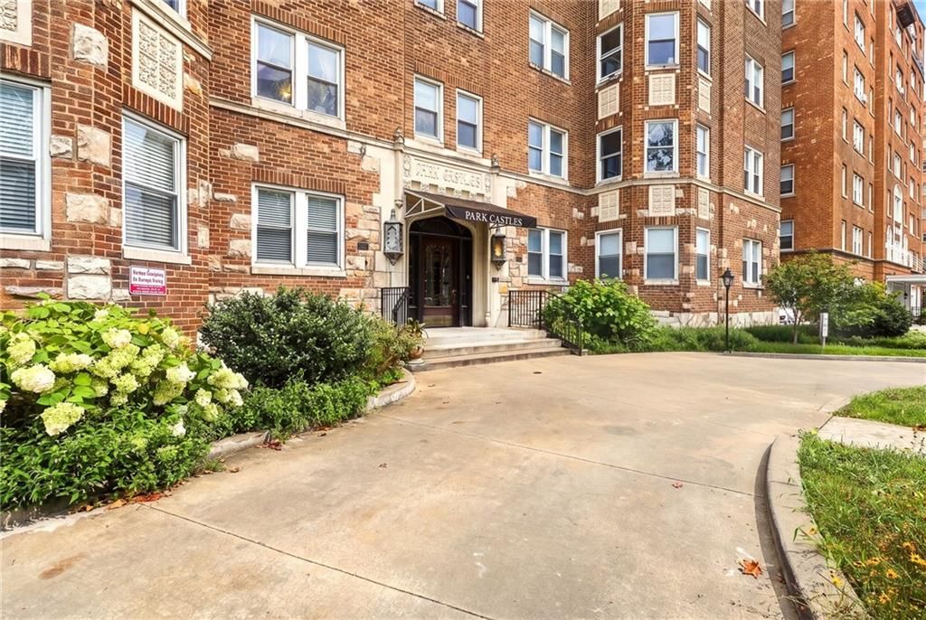309 E Emanuel Cleaver Boulevard 404, Kansas City, MO 64112