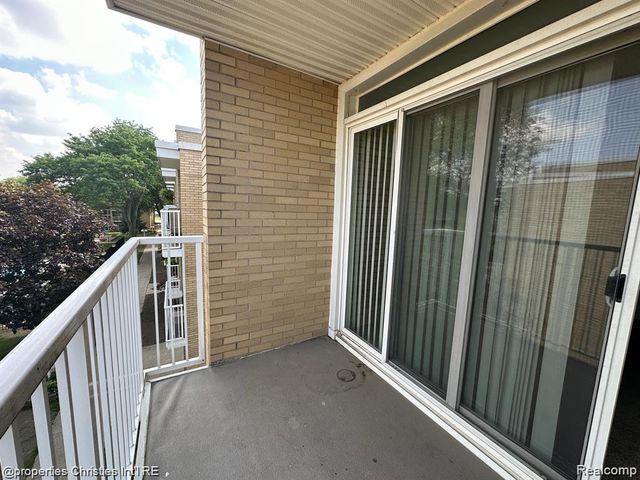 4917 Crooks Road H4, Royal Oak, MI 48073