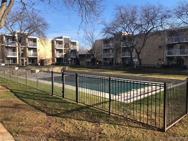 4917 Crooks Road H4, Royal Oak, MI 48073