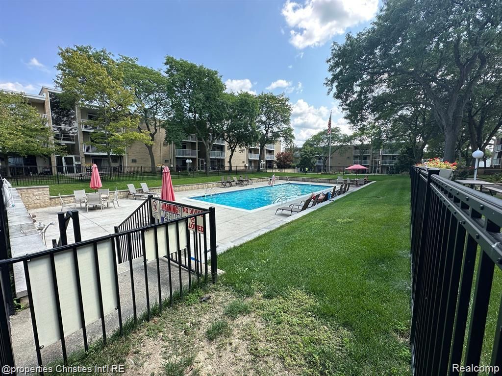4917 Crooks Road H4, Royal Oak, MI 48073