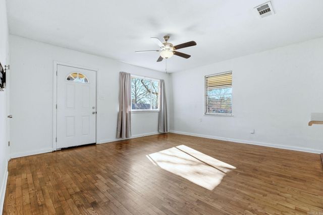 24 Bellemeade Dr, Little Rock, AR 72204