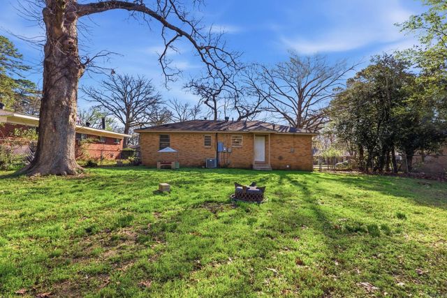 24 Bellemeade Dr, Little Rock, AR 72204