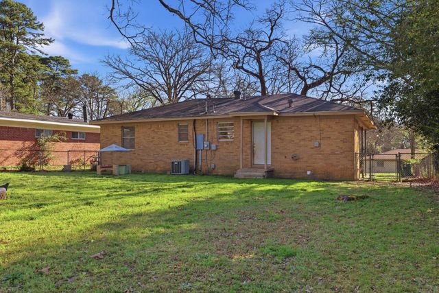 24 Bellemeade Dr, Little Rock, AR 72204