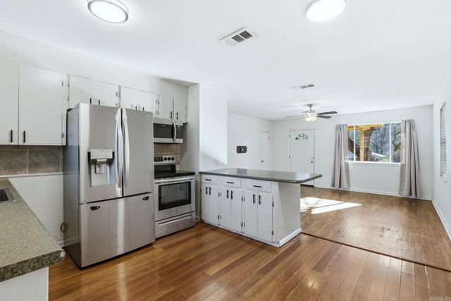 24 Bellemeade Dr, Little Rock, AR 72204