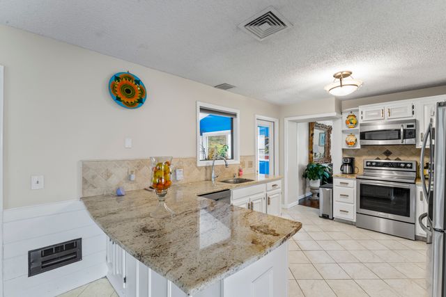 8 Glenview Road, Sherman, CT 06784