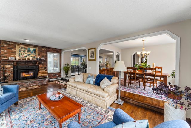 8 Glenview Road, Sherman, CT 06784