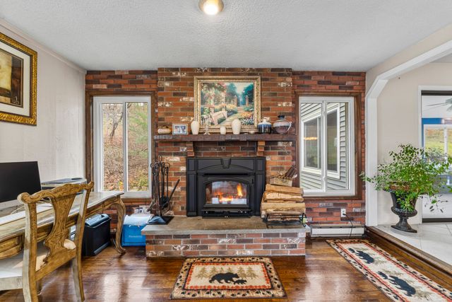 8 Glenview Road, Sherman, CT 06784