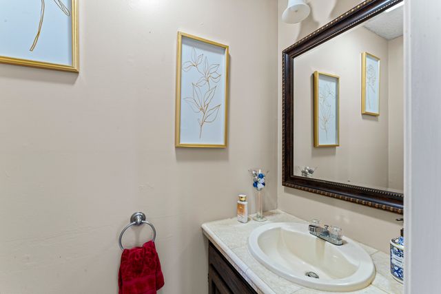 8 Glenview Road, Sherman, CT 06784