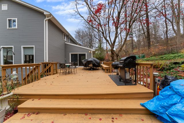 8 Glenview Road, Sherman, CT 06784