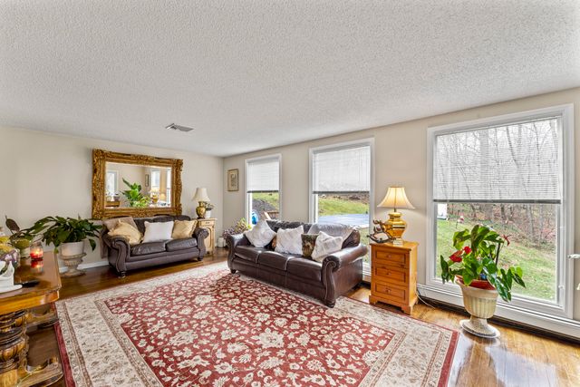 8 Glenview Road, Sherman, CT 06784