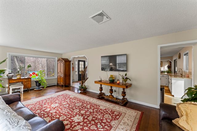 8 Glenview Road, Sherman, CT 06784