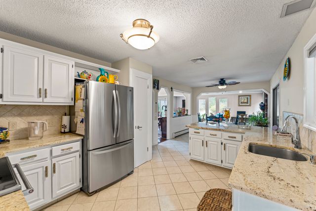 8 Glenview Road, Sherman, CT 06784