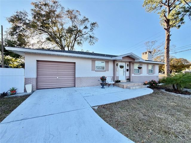 250 SW JEFFERSON CIRCLE N, St Petersburg, FL 33703