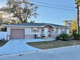 250 SW JEFFERSON CIRCLE N, St Petersburg, FL 33703