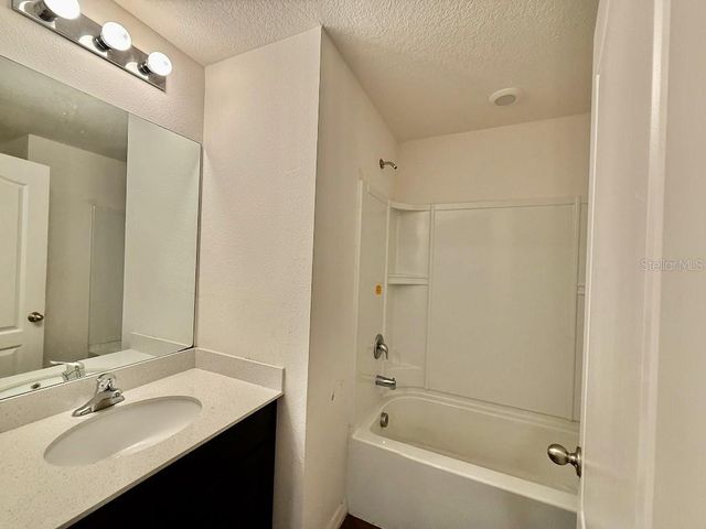 1740 CHATHAM GREEN CIRCLE, Ruskin, FL 33570