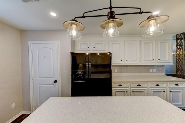 402 Live Oak Lane, Friendswood, TX 77546