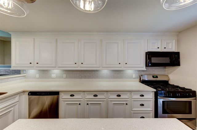 402 Live Oak Lane, Friendswood, TX 77546