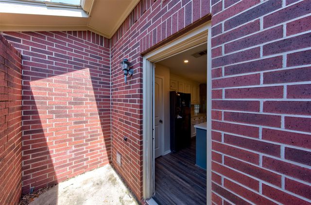 402 Live Oak Lane, Friendswood, TX 77546