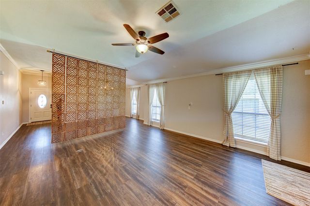402 Live Oak Lane, Friendswood, TX 77546