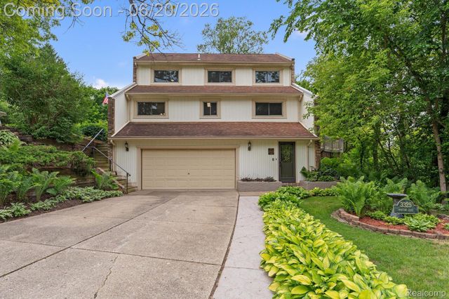 3325 Proctor Lane, Oakland Charter Township, MI 48363