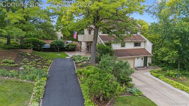3325 Proctor Lane, Oakland Charter Township, MI 48363