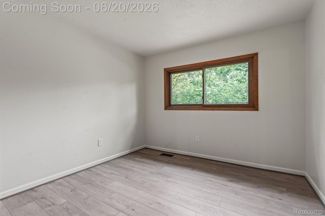3325 Proctor Lane, Oakland Charter Township, MI 48363