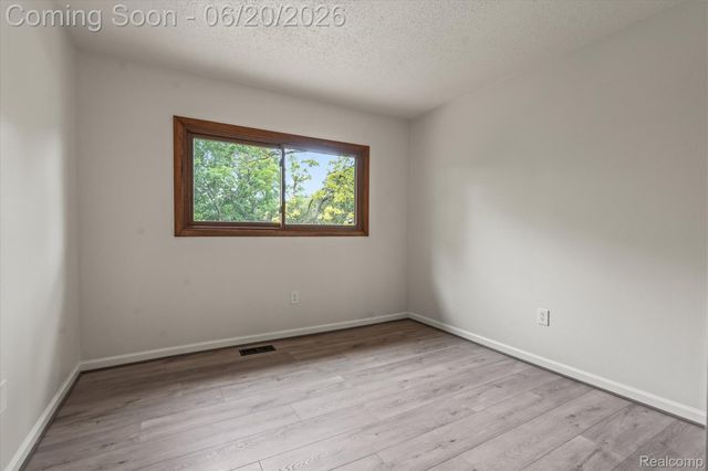 3325 Proctor Lane, Oakland Charter Township, MI 48363