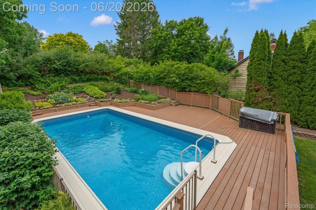 3325 Proctor Lane, Oakland Charter Township, MI 48363