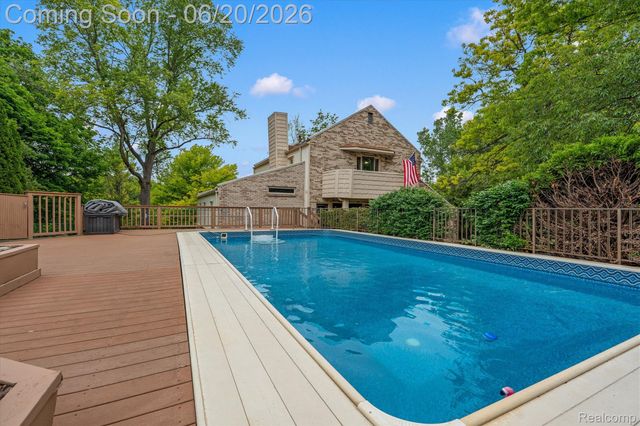 3325 Proctor Lane, Oakland Charter Township, MI 48363