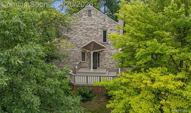 3325 Proctor Lane, Oakland Charter Township, MI 48363