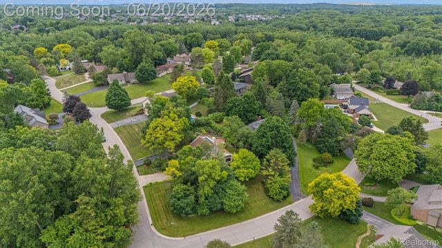 3325 Proctor Lane, Oakland Charter Township, MI 48363