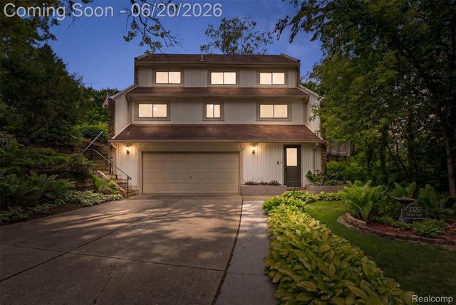 3325 Proctor Lane, Oakland Charter Township, MI 48363