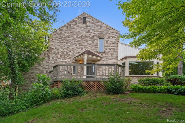 3325 Proctor Lane, Oakland Charter Township, MI 48363