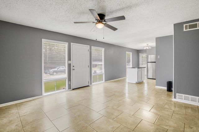 1104 Anderson Dr, Leesville, LA 71446