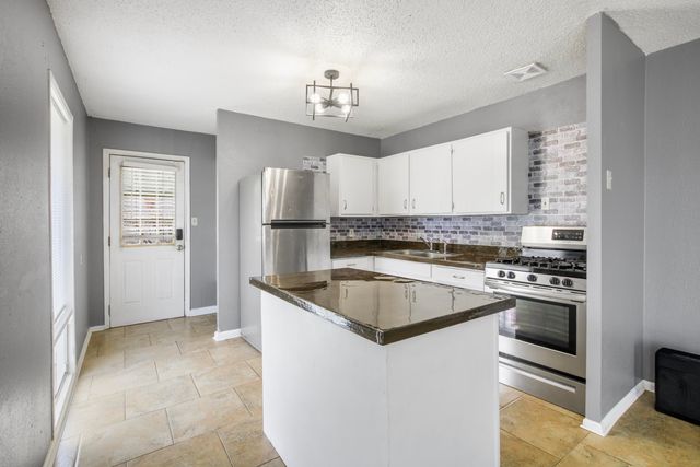 1104 Anderson Dr, Leesville, LA 71446