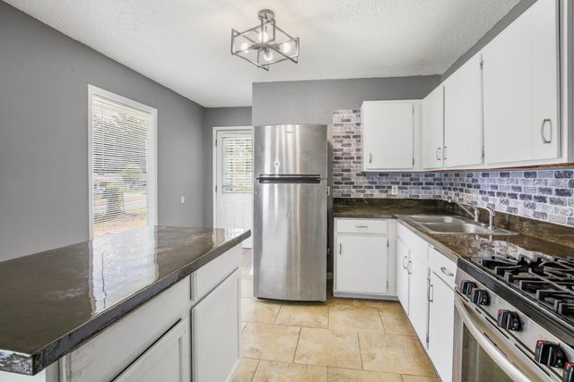 1104 Anderson Dr, Leesville, LA 71446