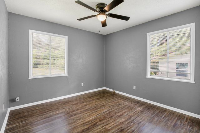 1104 Anderson Dr, Leesville, LA 71446