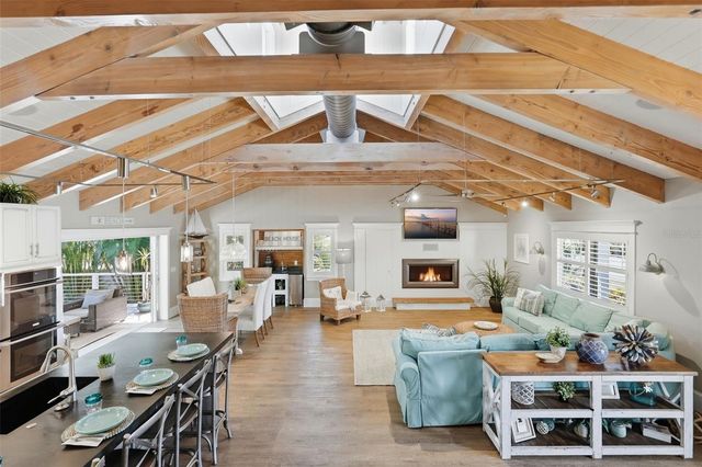 213 84TH STREET, Holmes Beach, FL 34217