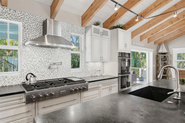 213 84TH STREET, Holmes Beach, FL 34217