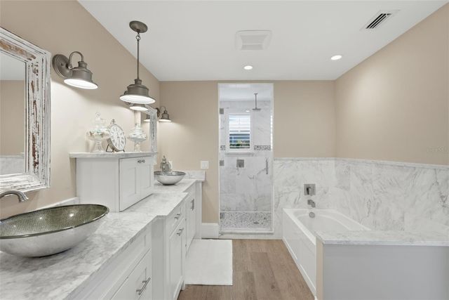 213 84TH STREET, Holmes Beach, FL 34217