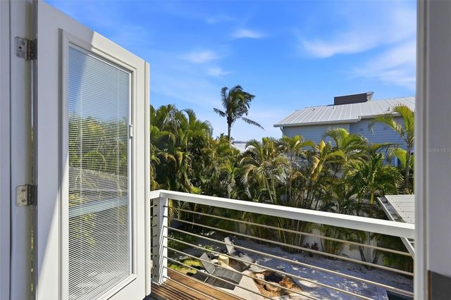 213 84TH STREET, Holmes Beach, FL 34217