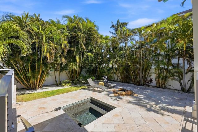 213 84TH STREET, Holmes Beach, FL 34217