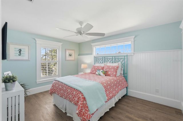 213 84TH STREET, Holmes Beach, FL 34217