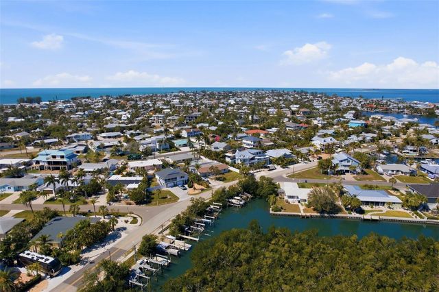 213 84TH STREET, Holmes Beach, FL 34217