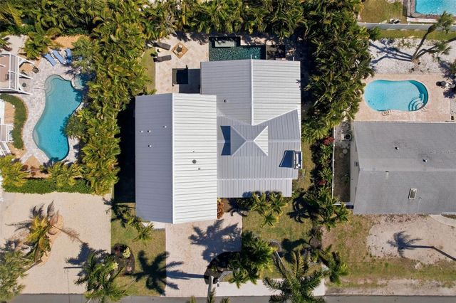 213 84TH STREET, Holmes Beach, FL 34217