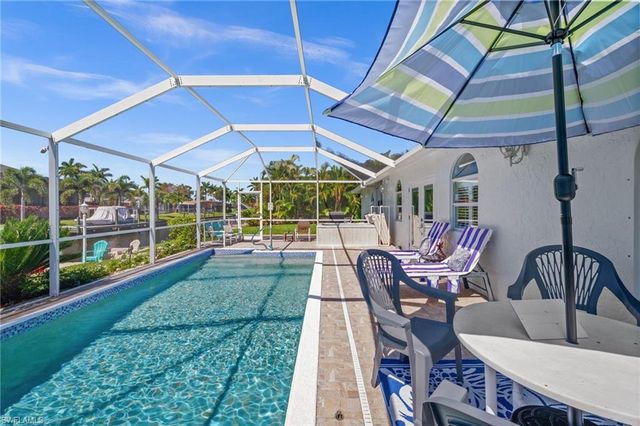 1432 Venetian CT, Cape Coral, FL 33904