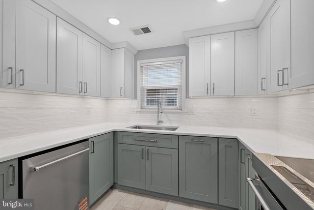 7452 CROSS GATE LN, Alexandria, VA 22315