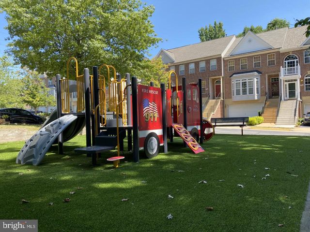 7452 CROSS GATE LN, Alexandria, VA 22315