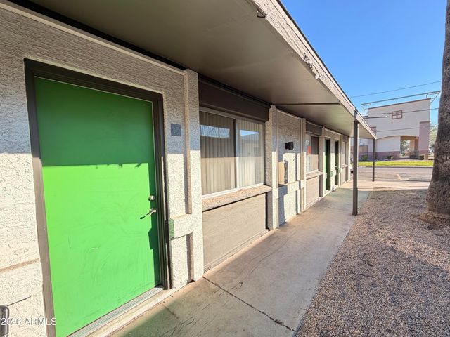 6802 W GLENDALE Avenue 7, Glendale, AZ 85303